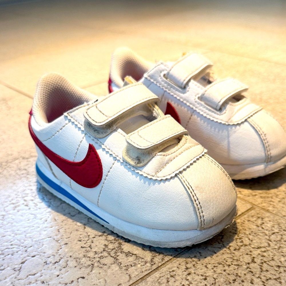 Cortez Nike Kids White Sneakers with Red Swoosh